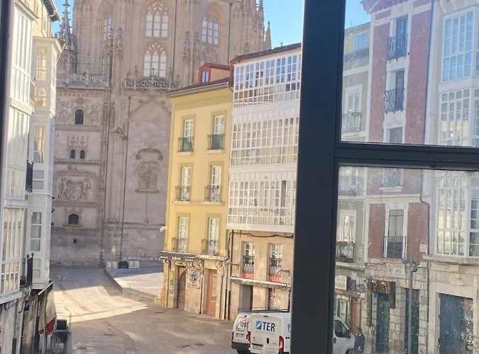 La Flora Todos Con Aire Acondicionado Y Ascensor アパート