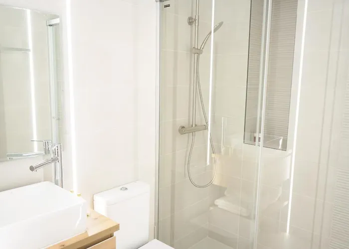 La Flora Todos Con Aire Acondicionado Y Ascensor *