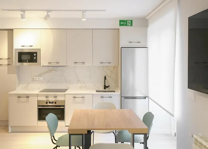 La Flora Todos Con Aire Acondicionado Y Ascensor アパート