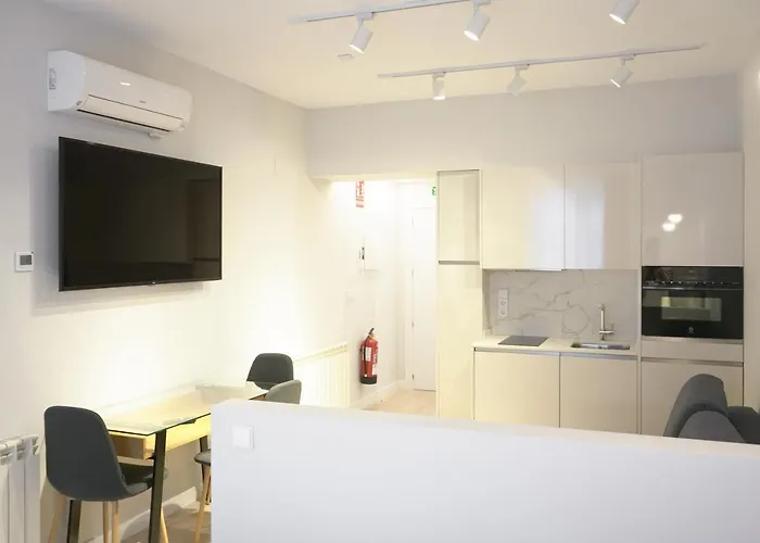 La Flora Todos Con Aire Acondicionado Y Ascensor アパート