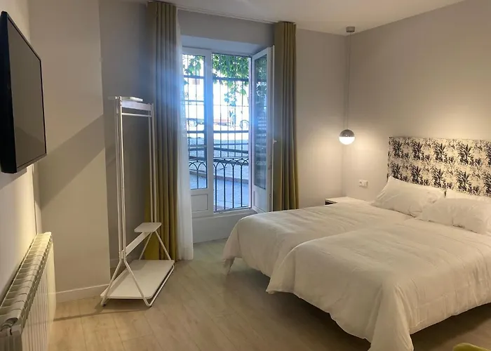 La Flora Todos Con Aire Acondicionado Y Ascensor * Burgo